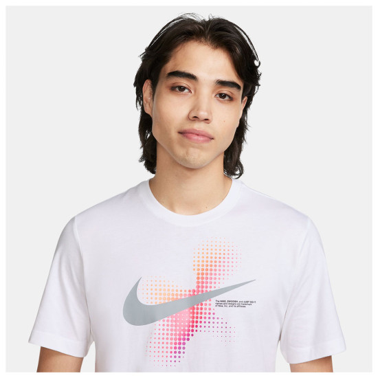 Nike Ανδρική κοντομάνικη μπλούζα Sportswear Tee 6MO Swoosh Nike Ανδρική κοντομάνικη μπλούζα Sportswear Tee 6MO Swoosh